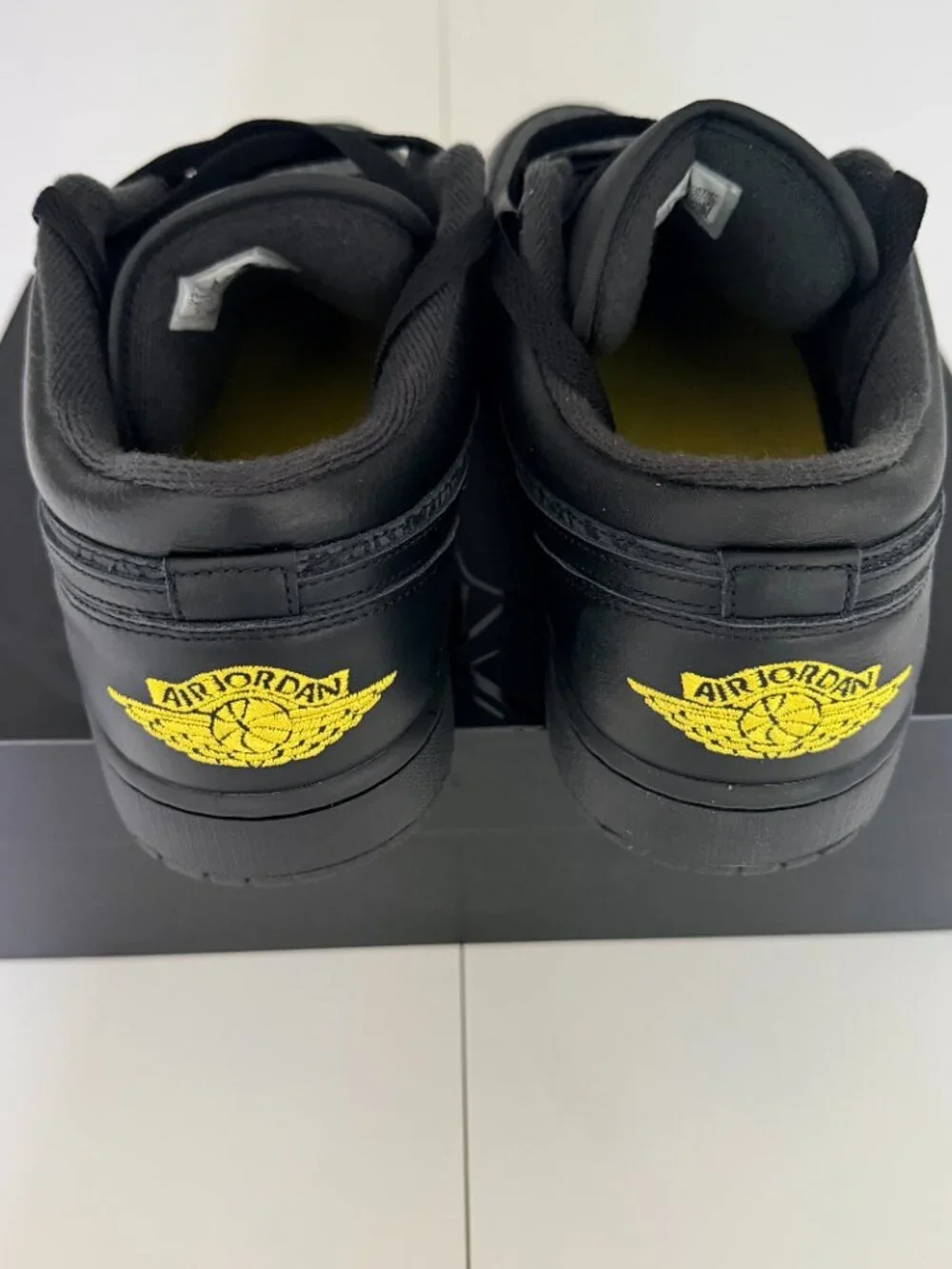 Air Jordan 1 SE Low Black Anthracite Tour Yellow Mens 13 IM6568-010